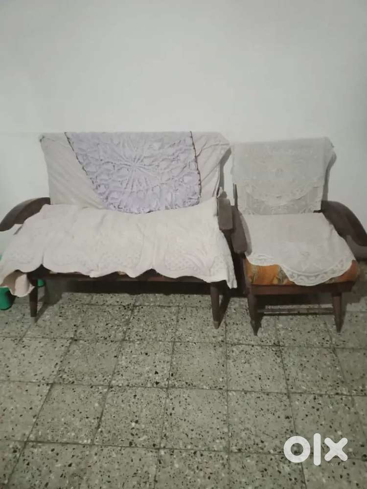 2 seater sagvan sofa set