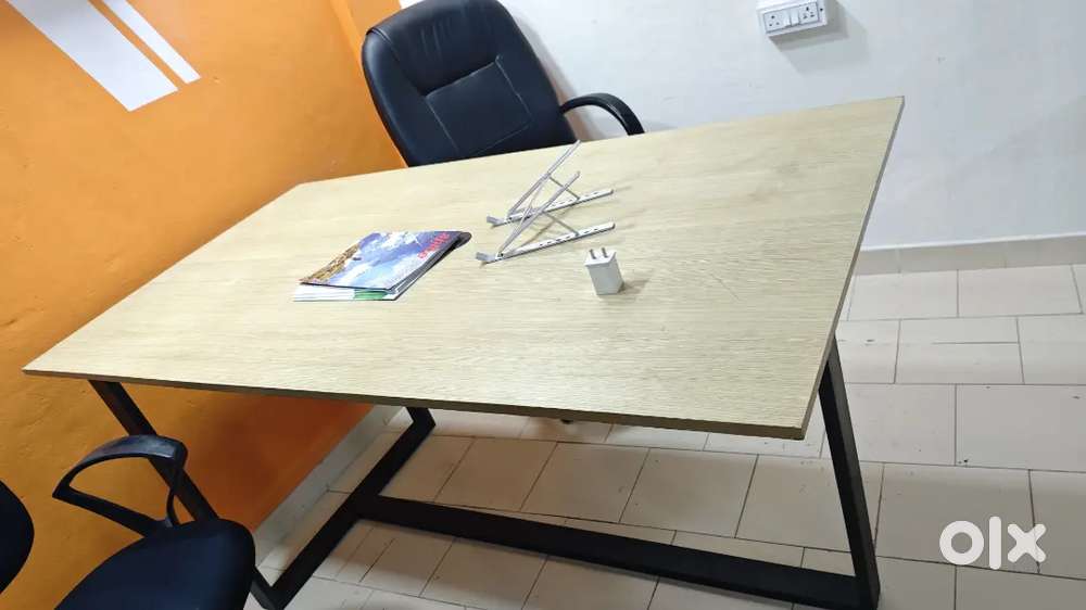 Customized office table