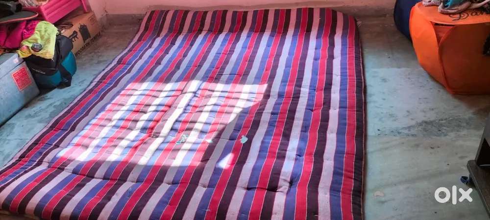 King Size Cotton Mattress – Good Condition, 1 Year Old