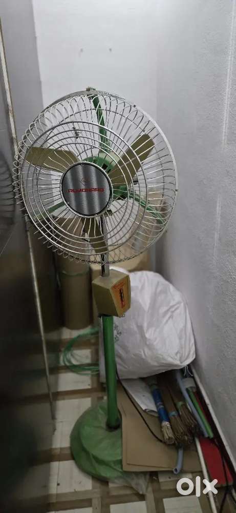 Commercial fan