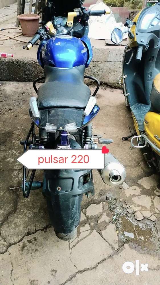 Pulsar 220