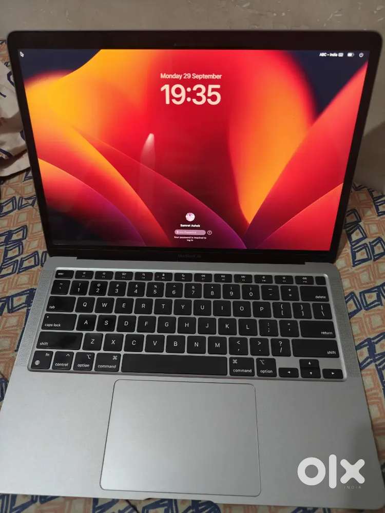 Apple Macbook M1