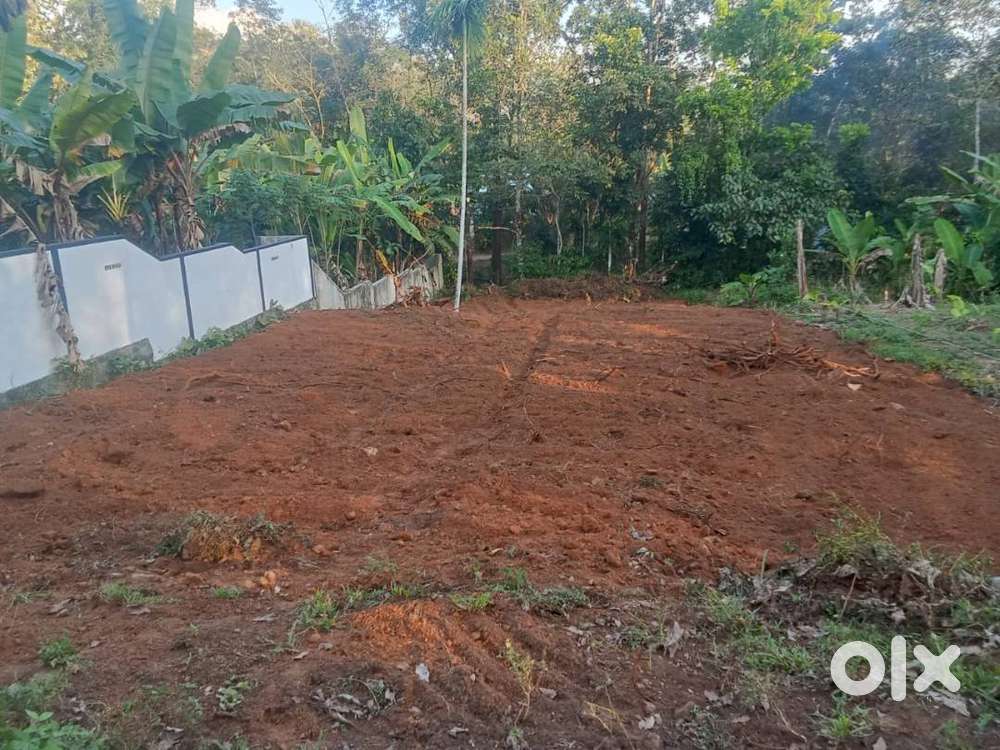 10 cent rectangular plot (2km from MC road)