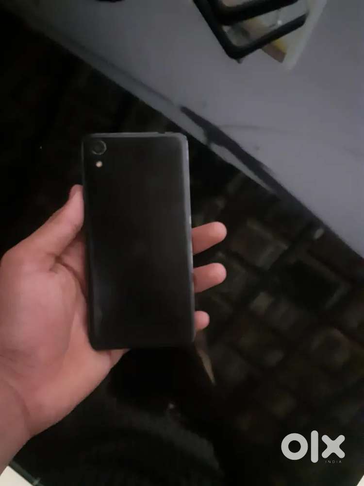 Z50 black  good quality only small charging issue