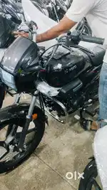 Gadi acchi condition mein hai ek sal Ka insurance 80 hajar ka hai