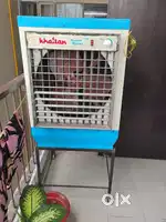 Cooler with stand