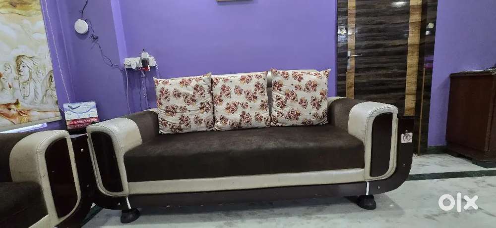 Sofa set 3seater 1year old