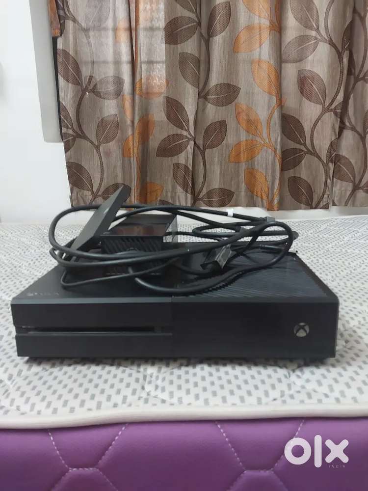 xbox one (USA Imported) with Seagate 1TB hdd and power A controller