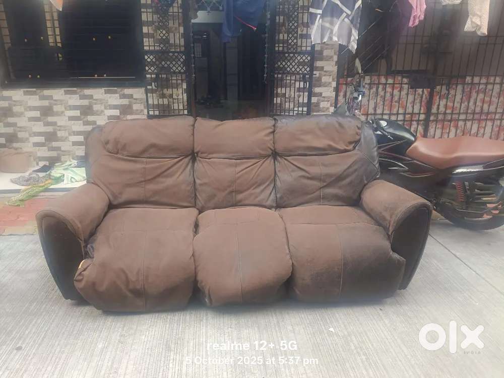 recliner sofa
