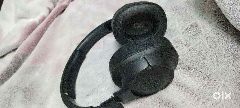 JBL Bt710 wireless headphones - perfect sound and good condition