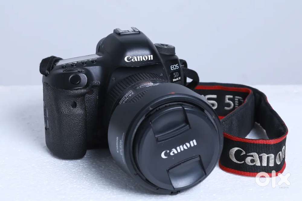 Canon 5D mark 4 body with 24-105 lens