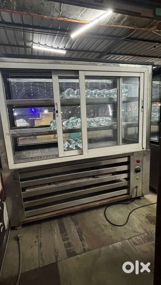 Commercial display counter