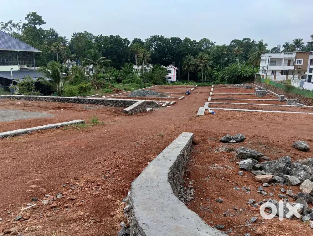 Ernakulam, vattukkunne house plot for sale.