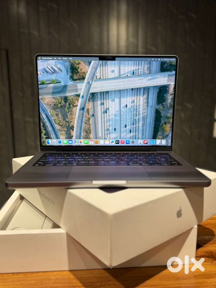 Macbook pro 2023 14 inch m2 pro 16/512