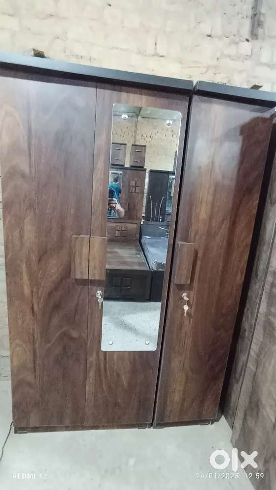 Ad id 69999 offers. 3 door wardrobe brand new