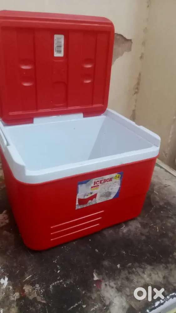 Ice cooling box insuter box