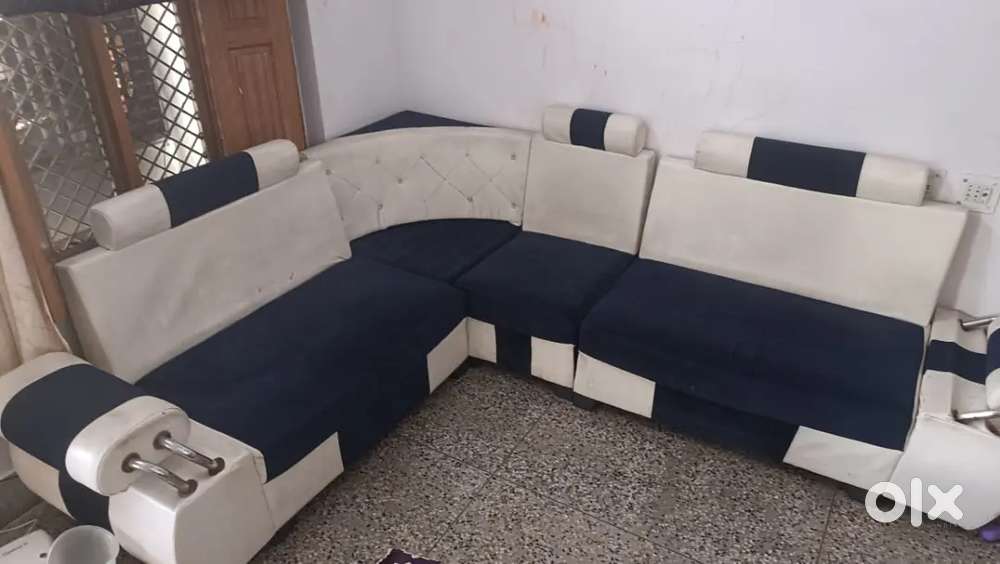 L Shaped 6 seater sofa