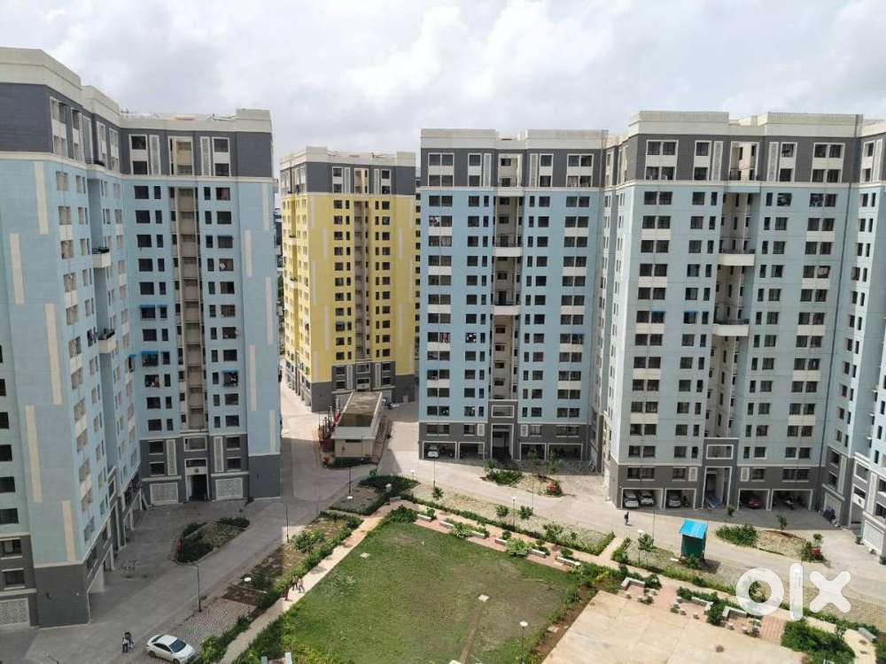 1 bhk flat with amenities opp railway station