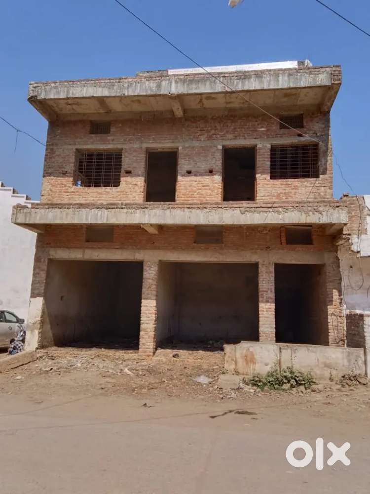 Well designed independent house for selling