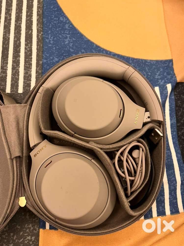 Sony WH -1000 XM4