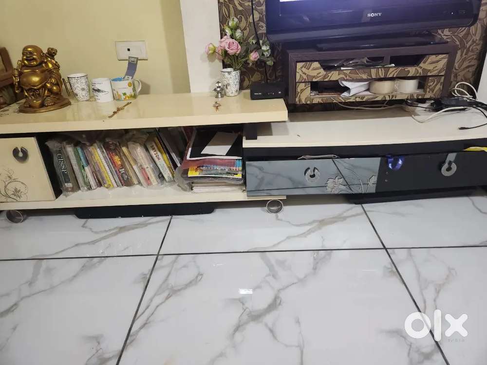 Extendable Tv unit
