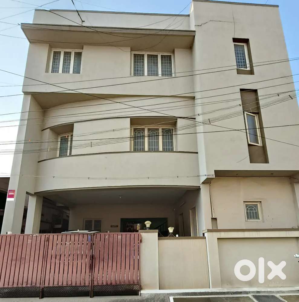 2BHK VIP Area @ Hope college