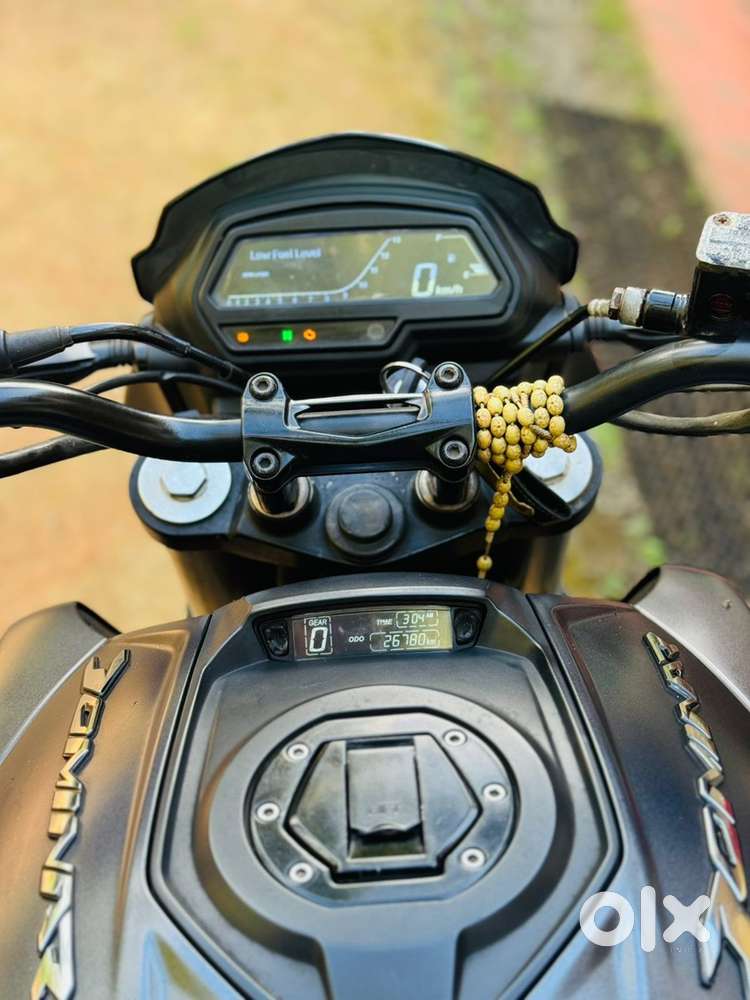 Dominar 400