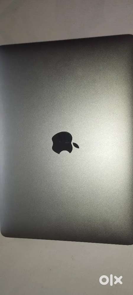 MacBook Early 2015 – 8GB/500GB  Excellent Condition  No Scratches.