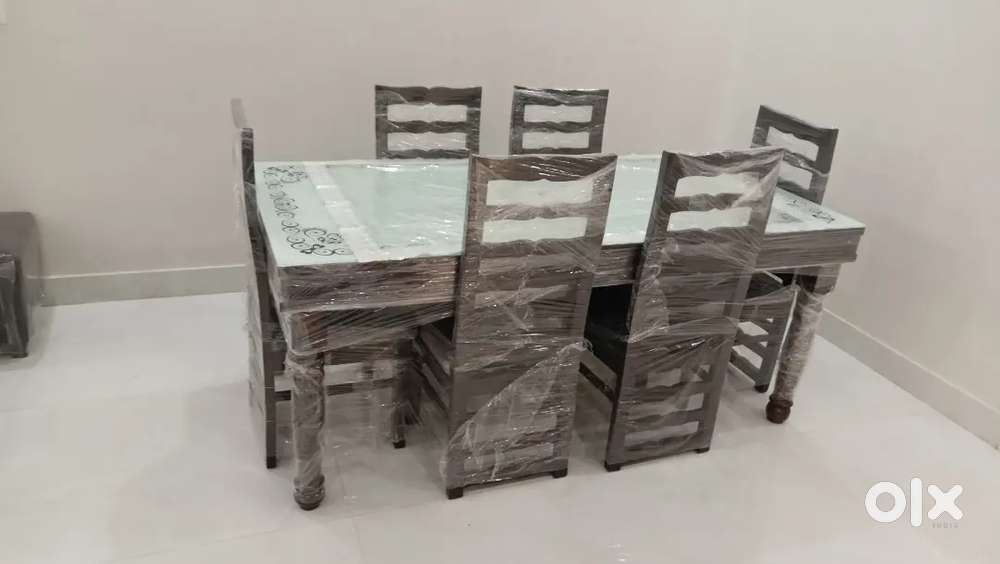 Newly purchased dining table 6 seater for 26k