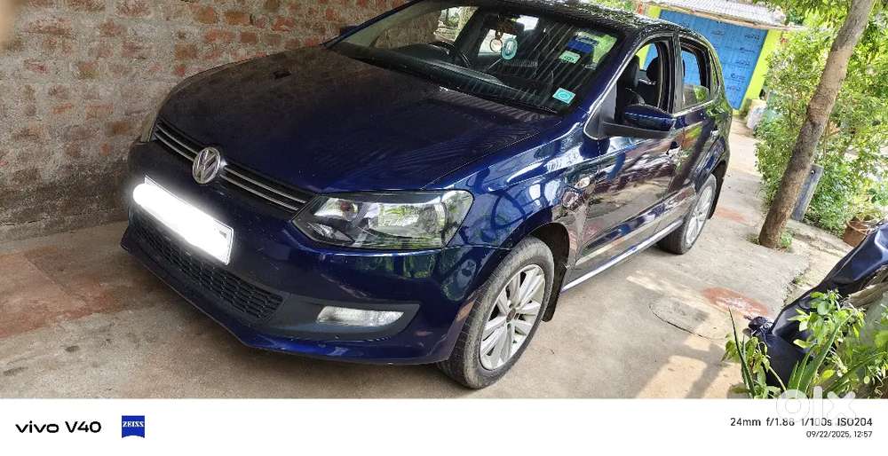 Volkswagen Polo 2014 Petrol Well Maintained , doctor used car