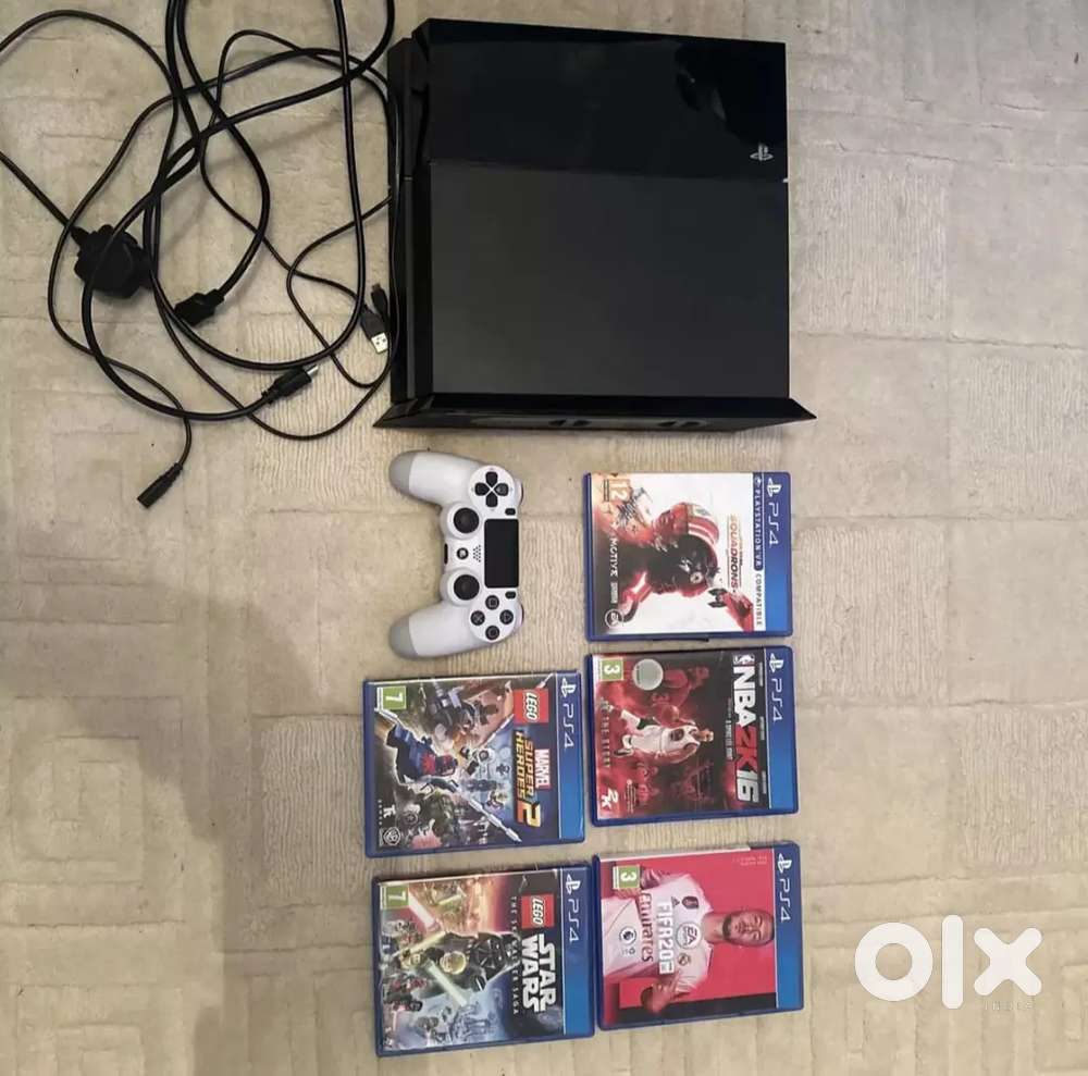 Playstation 4 Console Bundle With 5 Games & Controller 500GB Memory