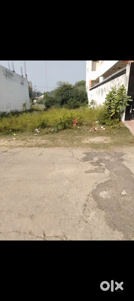 Plot nagar Nigam 200 gaj