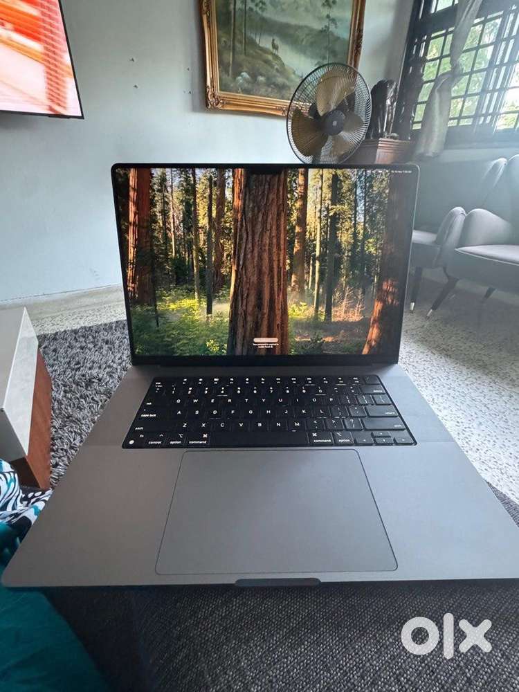 MacBook Pro M2 16 inch 2023