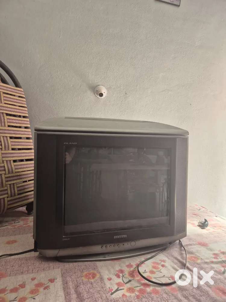 Samsung Non smart Tv with woofer