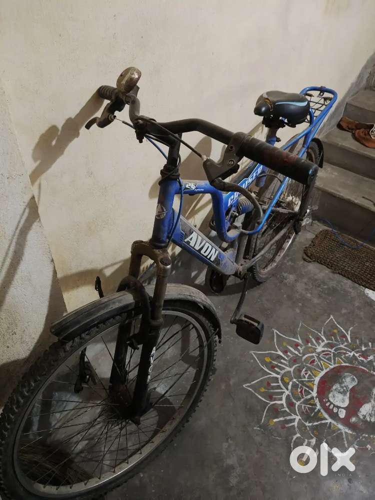 Hero avon cycle with soccer in front and back