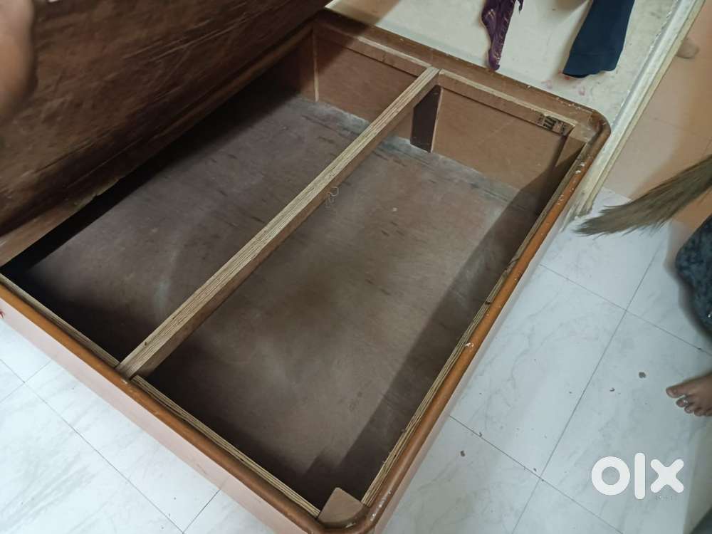 Bed 4’ x 5’6” x 1’6”