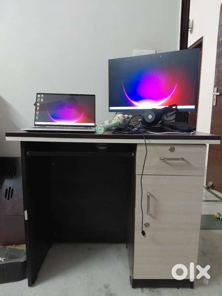 Computer Table for Sale