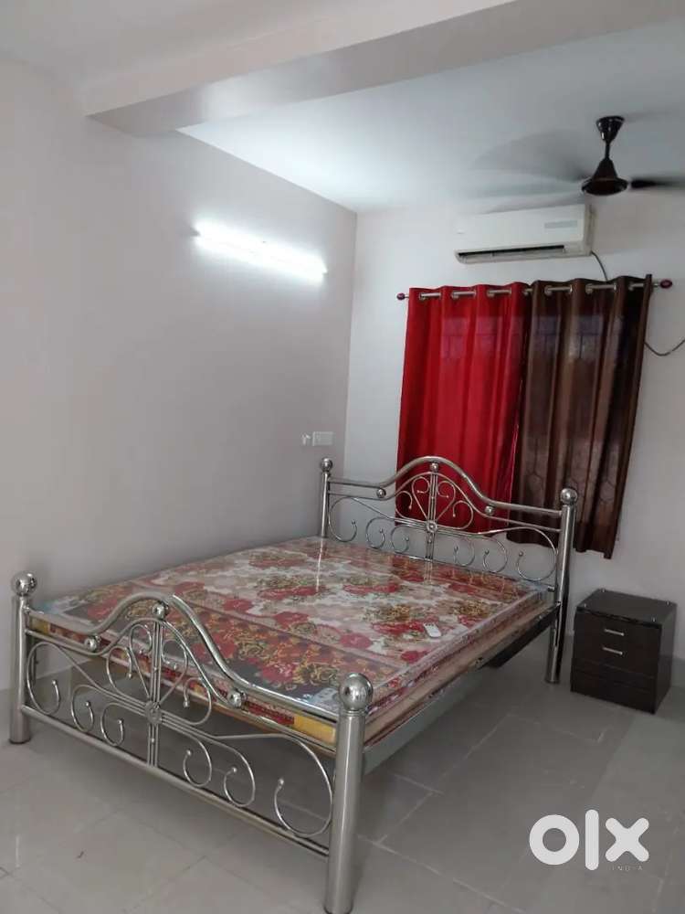 1 bhk furnished flat for bachelor's & family available for rent.