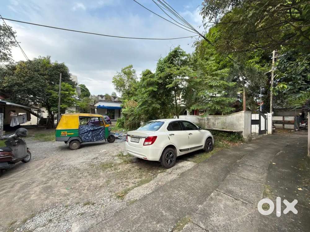 3 cents house plot for sale in Vaduthala, near chittoor road