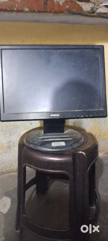 Hcl 43.2 cm wide colour monitor model no .le1777