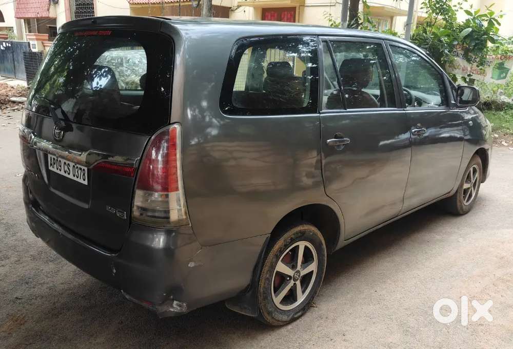 Toyota Innova 2010
