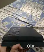 Sony PS4 500 – Excellent Condition + Controller