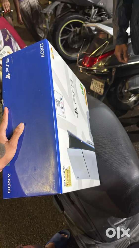 PS5 SLIM DISC EDITION SEALED BRAND NEW
