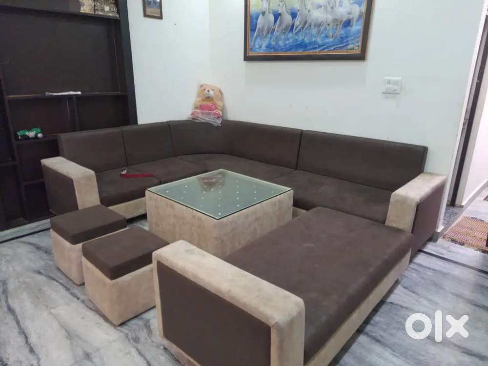 10 seater soffa and 6 seater dining table with tafan glass