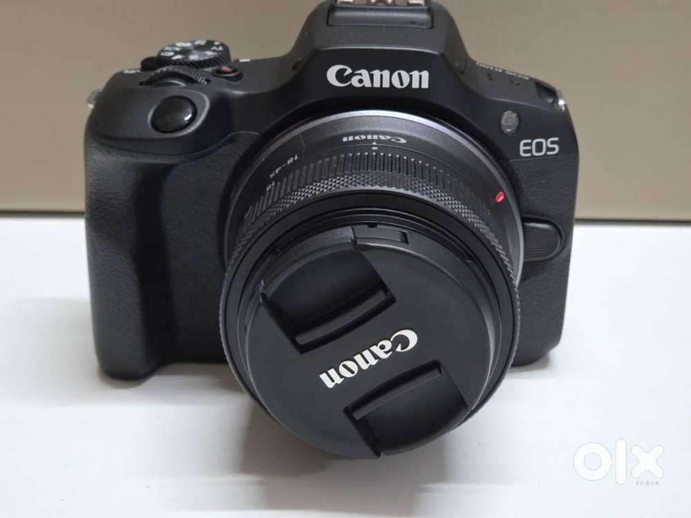 Brand new 1 Year Old Unused camera Canon- DS126891