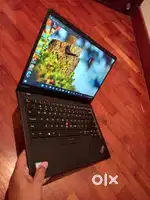 8th Gen X390 carbon core i7 lenovo laptop pristine condition no issue