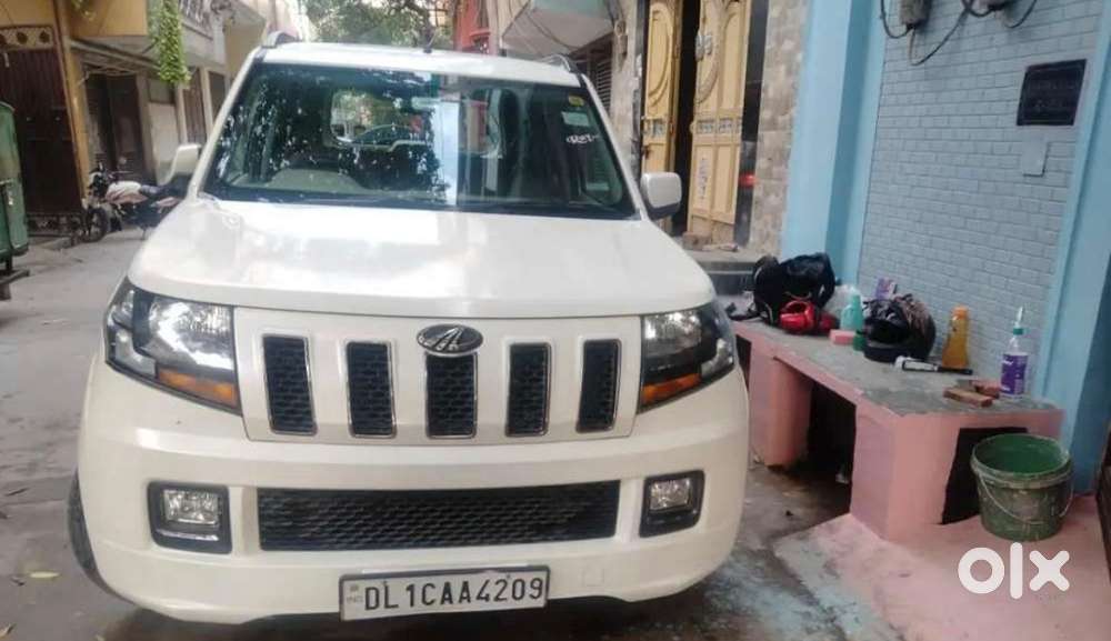 Mahindra TUV 300 T10, 2018, Diesel