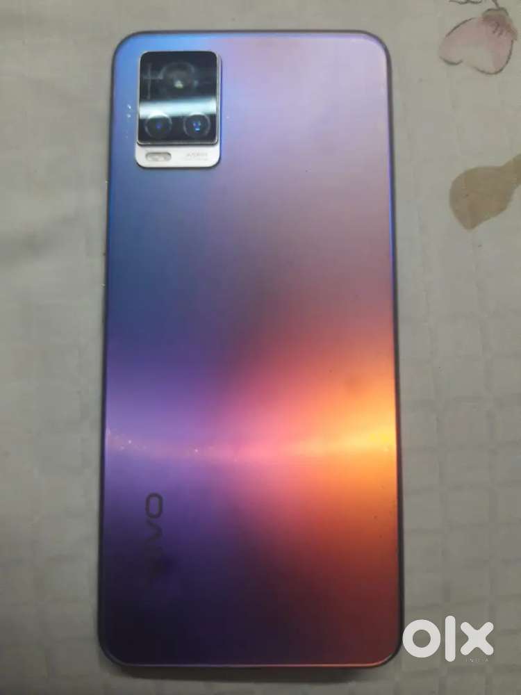 Vivo v20 display light blue shade already using mobile