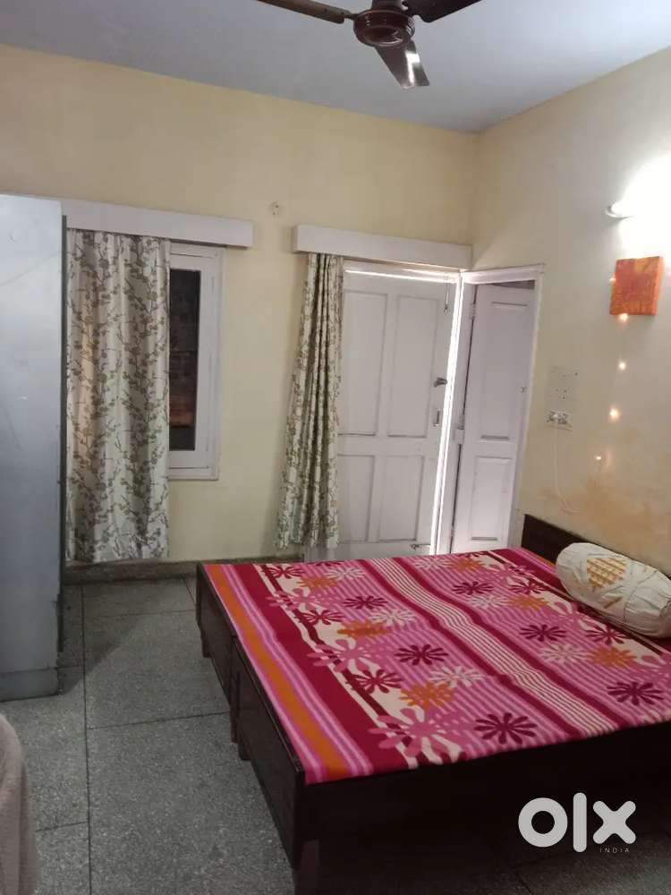 Girls pg with food sector 35D Chandigarh