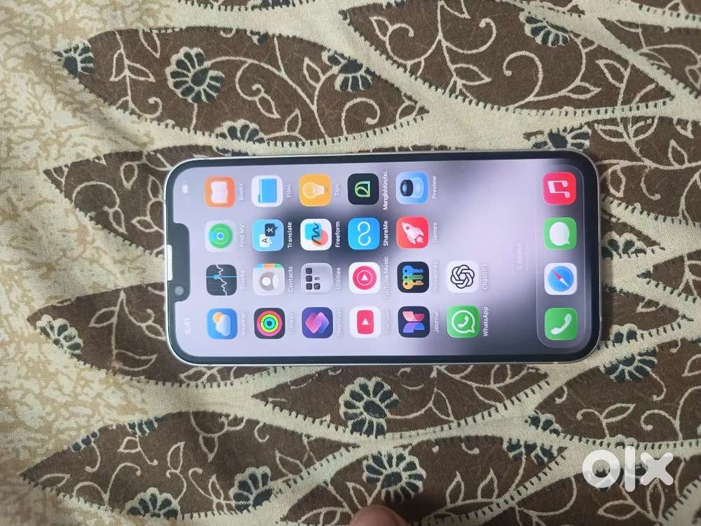 Iphone 13 128gb 78% battery full box 1 year old